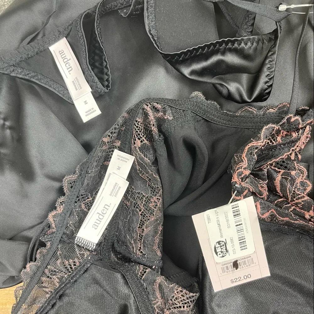 Auden l M Black Satin Lace Lined Cups Ruffled Babydoll Negligée with Thong Set